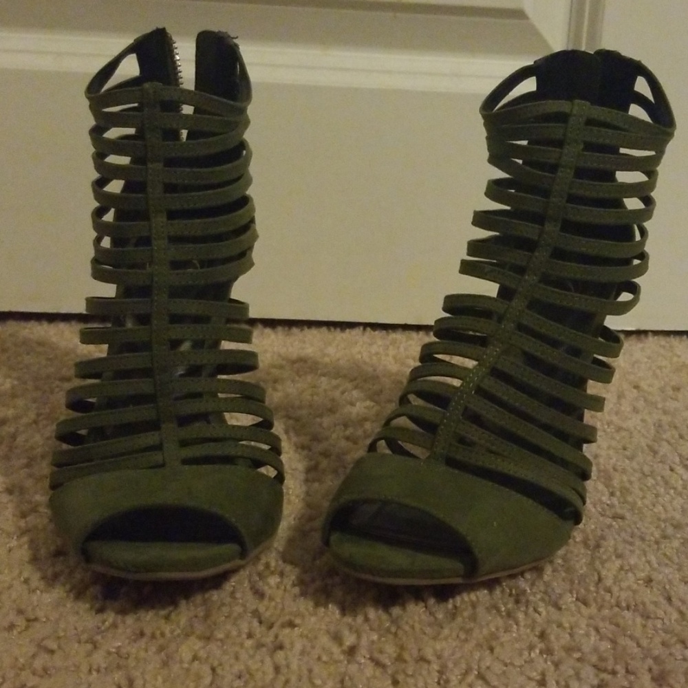 Green stiletto shoes